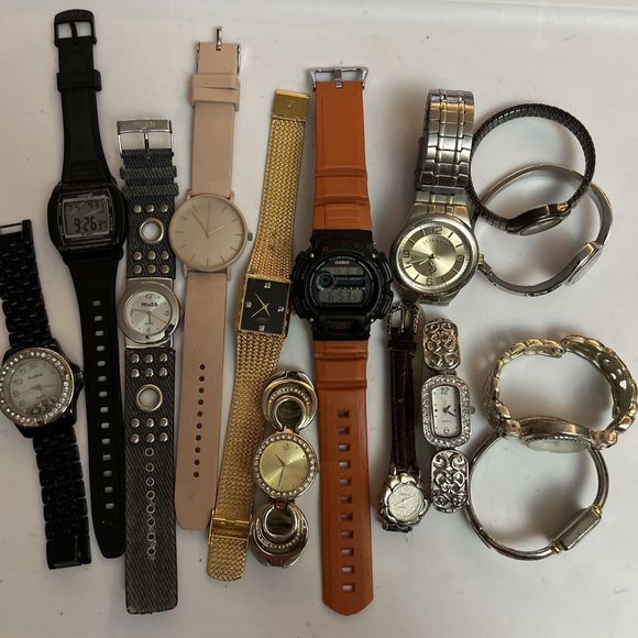 Assorted Watches Used Not Working For Parts Or Pieces lot 172 - Picture 9 of 9